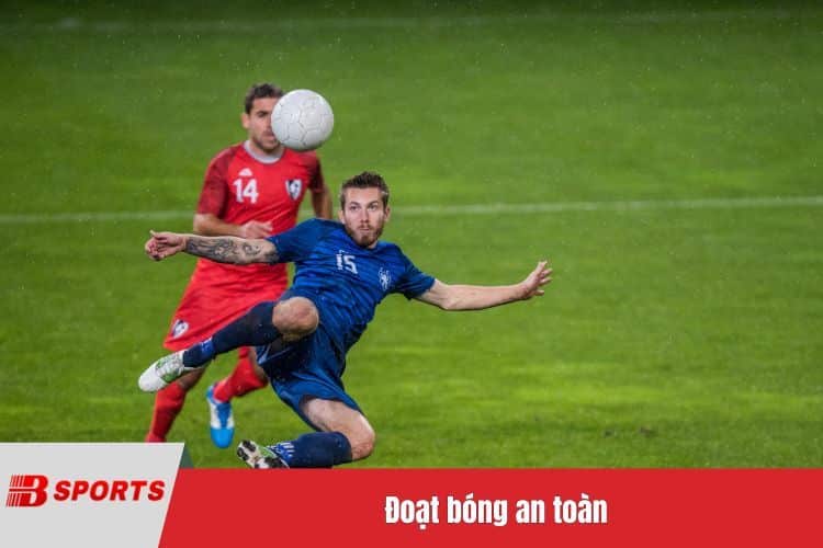 Đoạt bóng an toàn